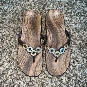 Orthaheel Brown Silver Gold Rings Sandals Size 7